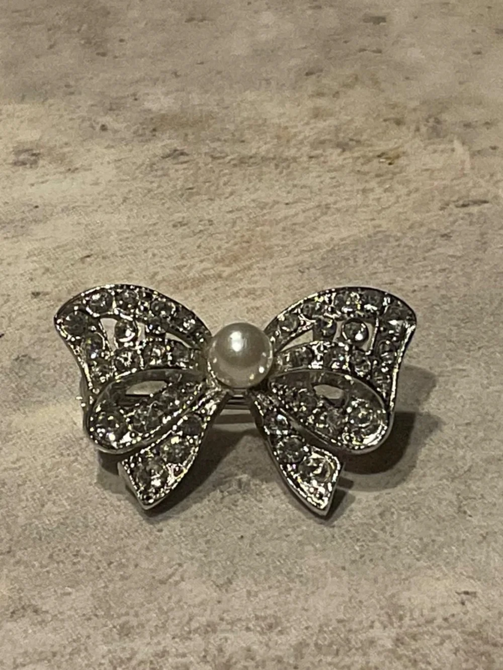 Silver tone Crystal Bow Brooch with Pearl Accent Vintage